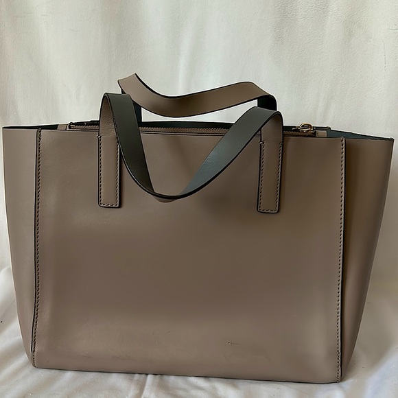 Kate Spade Authentic Gorgeous Light Gray/Taupe Leather Bag Purse 🌺🌺 - Picture 2 of 16